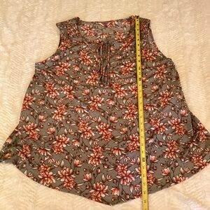 SJS 2X Casual Summer Floral Tank Tie Neck Smocked Shoulder Beautiful Flower Top